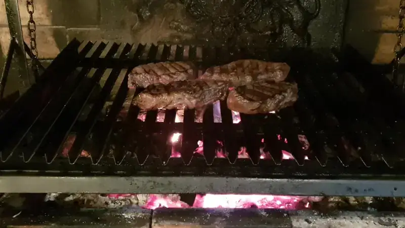 Parrilla — imagen ilustrativa, menú a confirmar